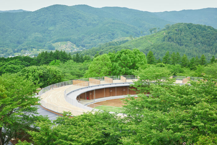 いばらきフラワーパーク _キャンプ＆リゾート 花やさと山サークルロッジ